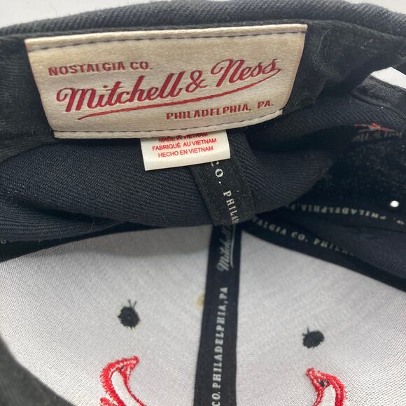 Chicago Bulls Baseball Hat Mitchell & Ness Hardwood Classics Wool Black Red - Picture 6 of 11